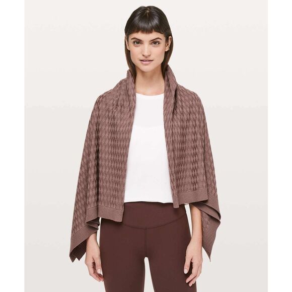 NWT Lululemon Divinity Poncho SPNO Spanish Oak Shawl Wrap $138 - Picture 2 of 9